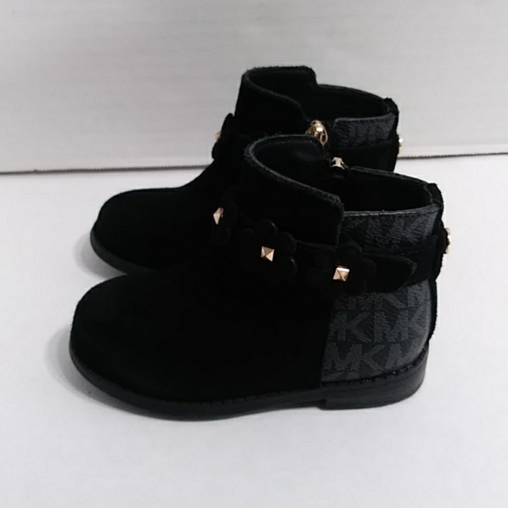 Michael Kors Kids Black Boots with Gold Accents Size 6 *GUC* - Picture 3 of 9